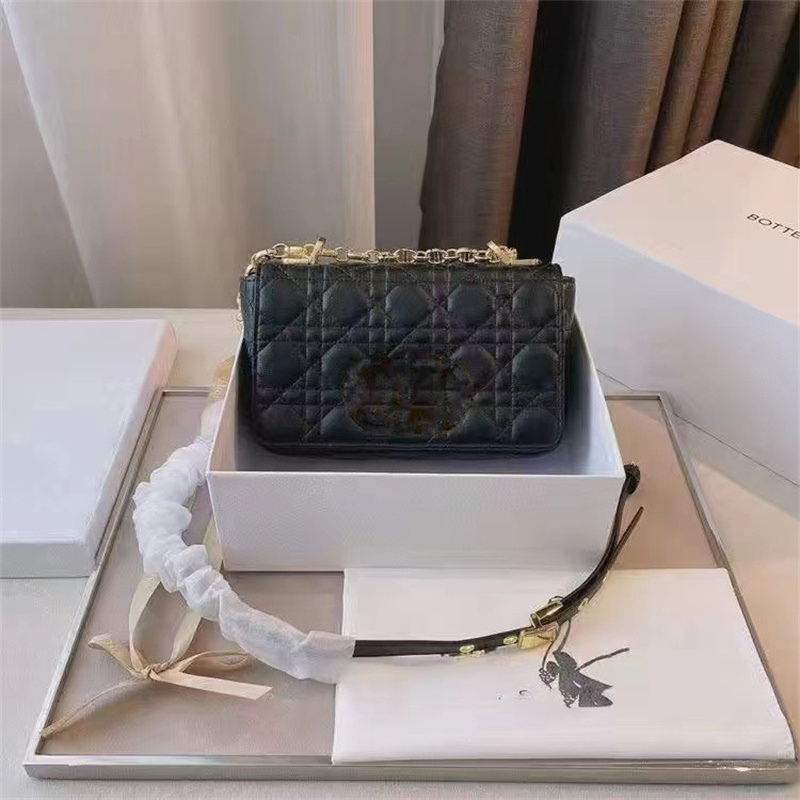 Top Quality Brand Women Evening Bags Shoulder Lingge Chains Luggage luxurious crossbody Designers Bag Diamond Lattice with invoice, #2
Top Quality Brand Women Evening Bags Shoulder Lingge Chains Luggage luxurious crossbody Designers Bag Diamond Lattice with invoice, #2