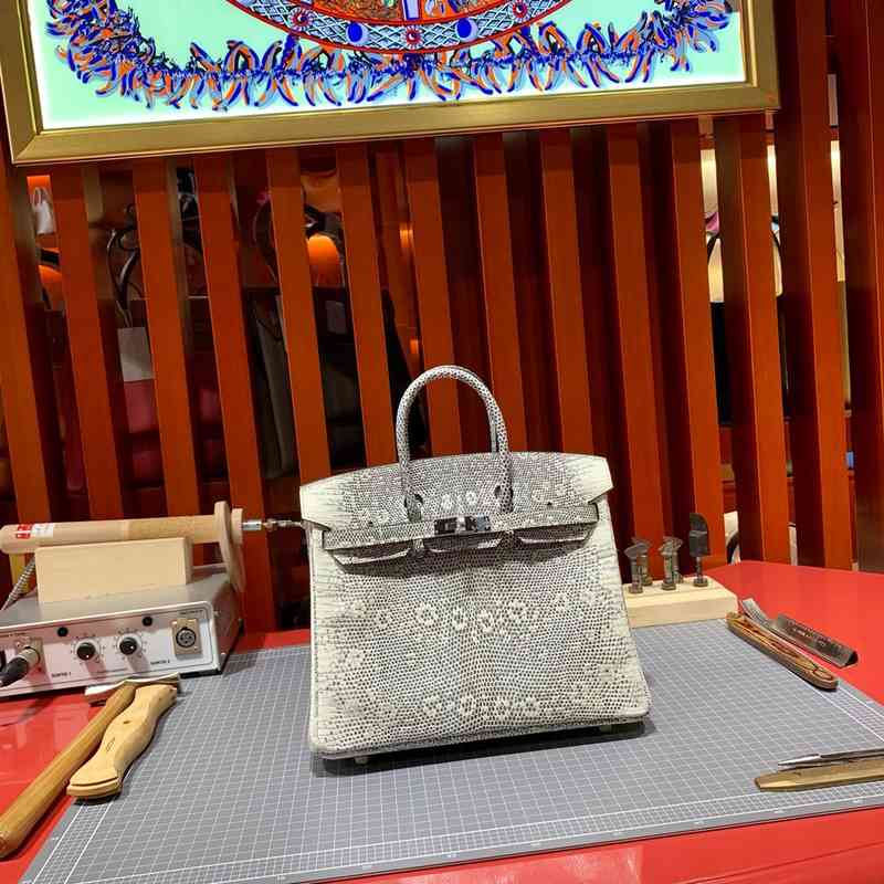Full Manual Wax Thread Wrap 25cm Lizard Skin Himalaya Bag Himalayan Silver Buckle Leather
Full Manual Wax Thread Wrap 25cm Lizard Skin Himalaya Bag Himalayan Silver Buckle Leather