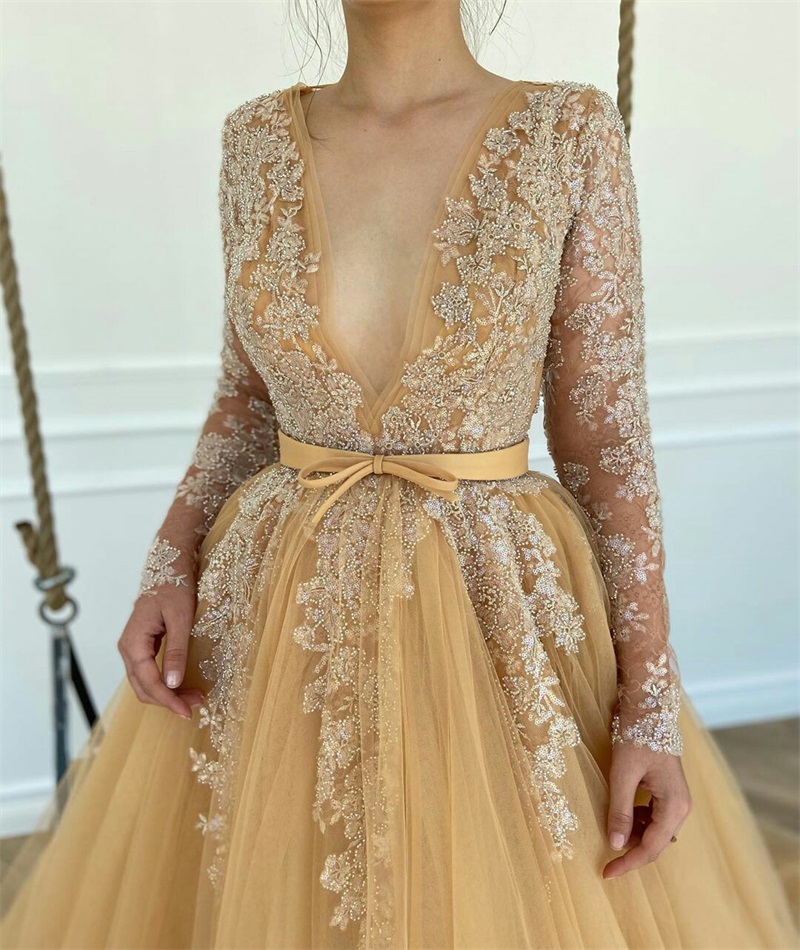 Champagne Prom Dresses Sexy V Neck Long Sleeve Beads Appliqued Lace Beads Chic A Line Evening Dresses Gorgeous Sweep Train Pageant Gowns
