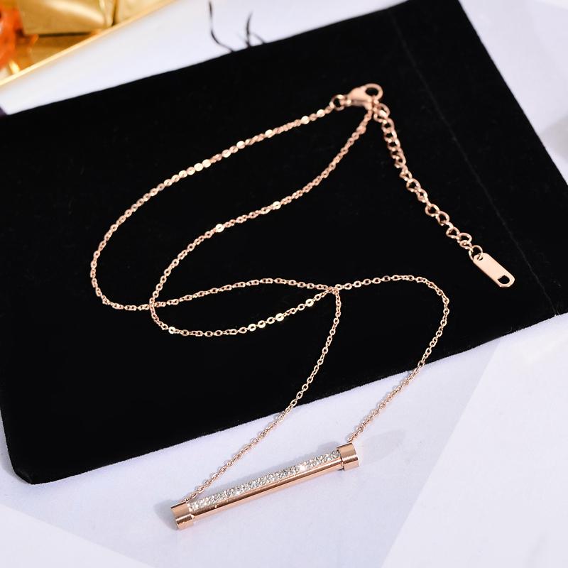 YUN RUO 2020 New Arrival Rose Gold Color Chic Zircon Crystal Heart Pendant Necklace Fashion Titanium Steel Woman Jewelry No Fade
YUN RUO 2020 New Arrival Rose Gold Color Chic Zircon Crystal Heart Pendant Necklace Fashion Titanium Steel Woman Jewelry No Fade