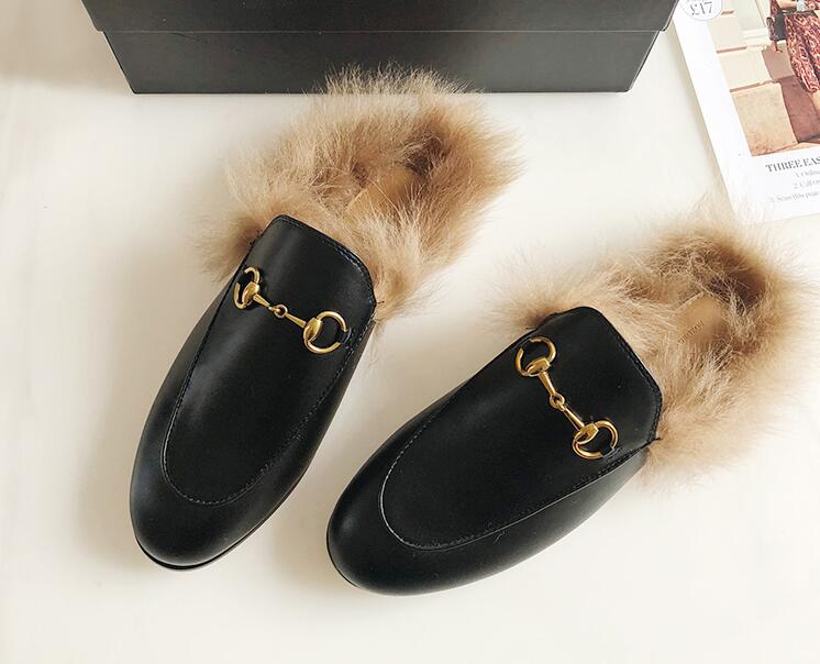 Classic Mules Princetown Fashion Men Fur Slippers Mules Flats Genuine Leather Luxury Designer Metal Chain Mens Casual Shoes Size 38-45, Black
Classic Mules Princetown Fashion Men Fur Slippers Mules Flats Genuine Leather Luxury Designer Metal Chain Mens Casual Shoes Size 38-45, Black