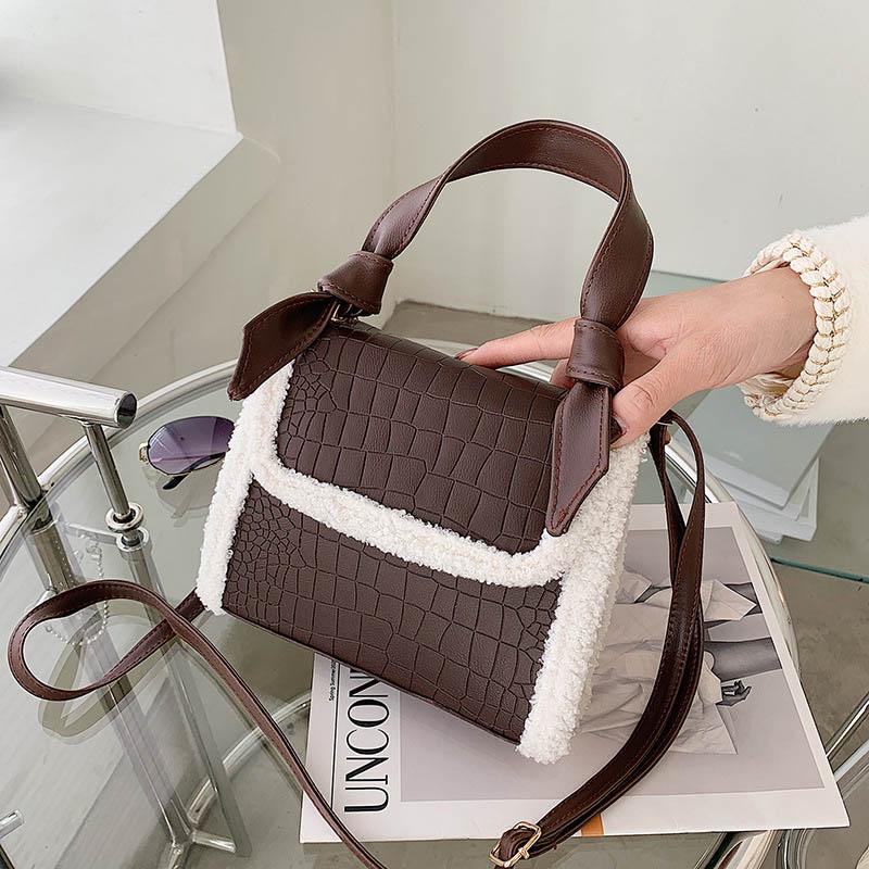 Totes Bags Women Large Capacity Handbags Lady PU Hand Messenger Bag Female 2021 New Fashion Daily Madam Elegant Shoulder Bags, Black shoulder bag
Totes Bags Women Large Capacity Handbags Lady PU Hand Messenger Bag Female 2021 New Fashion Daily Madam Elegant Shoulder Bags, Black shoulder bag
