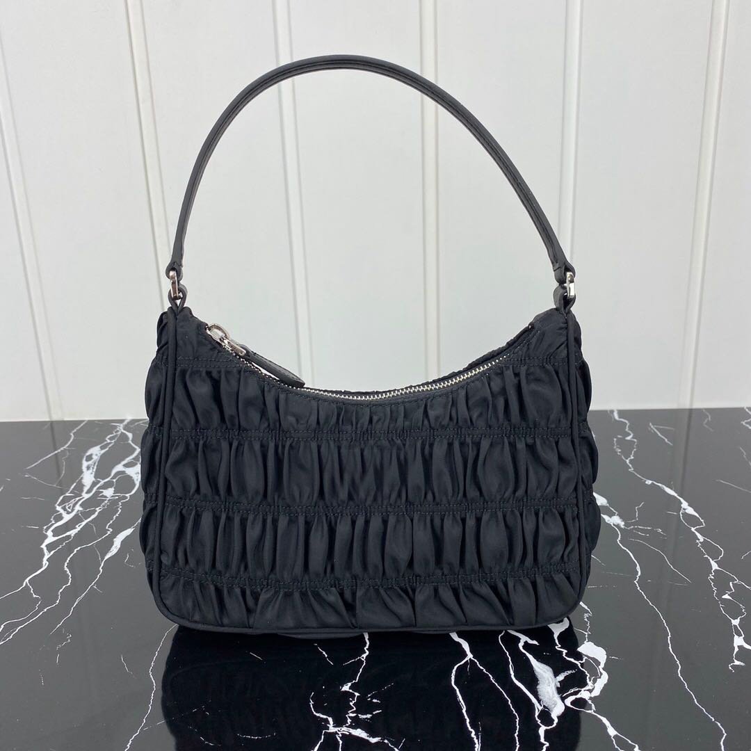 Original High Quality Designer Luxury Handbags Purses Mahina zipper HAUMEA Bag Women Brand Tote Pupil Real Leather Shoulder Bags, P4
Original High Quality Designer Luxury Handbags Purses Mahina zipper HAUMEA Bag Women Brand Tote Pupil Real Leather Shoulder Bags, P4