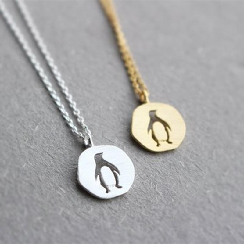 Stainless Steel Hollow little penguin Necklace For Women Gold And Silver Color engraved penguin Pendant Maxi Colar BFF
Stainless Steel Hollow little penguin Necklace For Women Gold And Silver Color engraved penguin Pendant Maxi Colar BFF