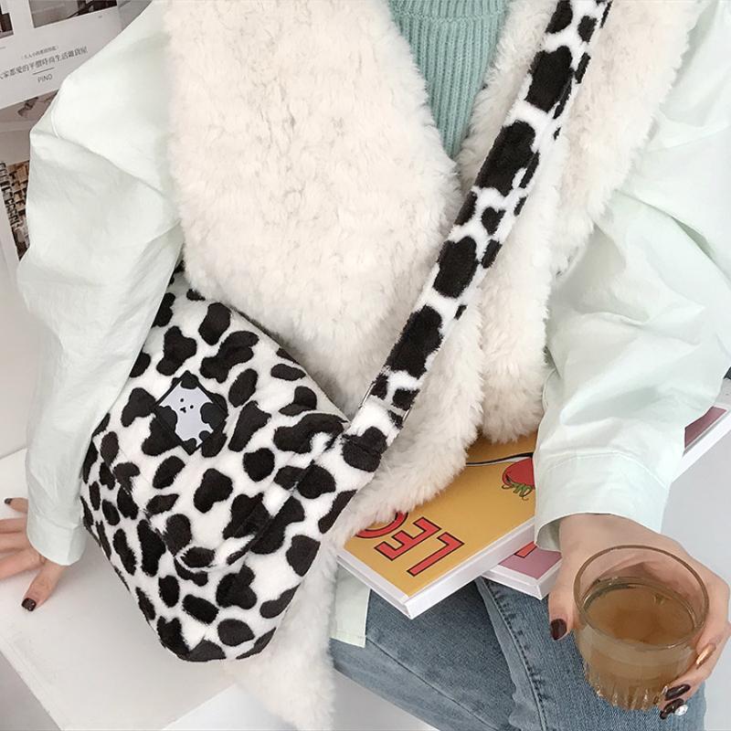 Soft Plush Women Fluffy Messenger Bags Handbag Lovely Cow Pattern Ladies Shoulder Underarm Bag Fashion Girls Female Clutch Purse
Soft Plush Women Fluffy Messenger Bags Handbag Lovely Cow Pattern Ladies Shoulder Underarm Bag Fashion Girls Female Clutch Purse