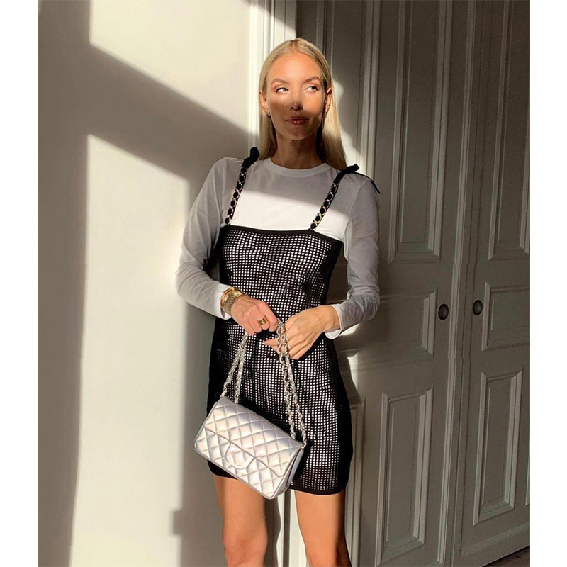 Fashion Summer Short Sleeve Two Pieces Set Mini Dress Women White Long T-shirt With Black Hollow Out Knitted Straps Dresses
Fashion Summer Short Sleeve Two Pieces Set Mini Dress Women White Long T-shirt With Black Hollow Out Knitted Straps Dresses