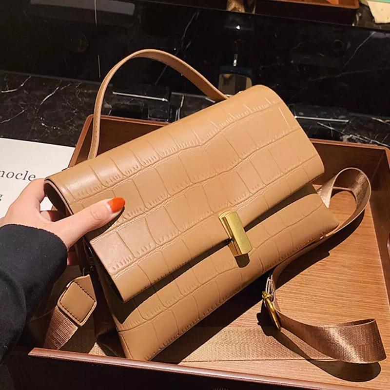 Crocodile Pattern PU leather Tote Bag 2021 Retro Brand Women's Designer Handbags Female High Capacity Shoulder Messenger Bag New, Beige
Crocodile Pattern PU leather Tote Bag 2021 Retro Brand Women's Designer Handbags Female High Capacity Shoulder Messenger Bag New, Beige