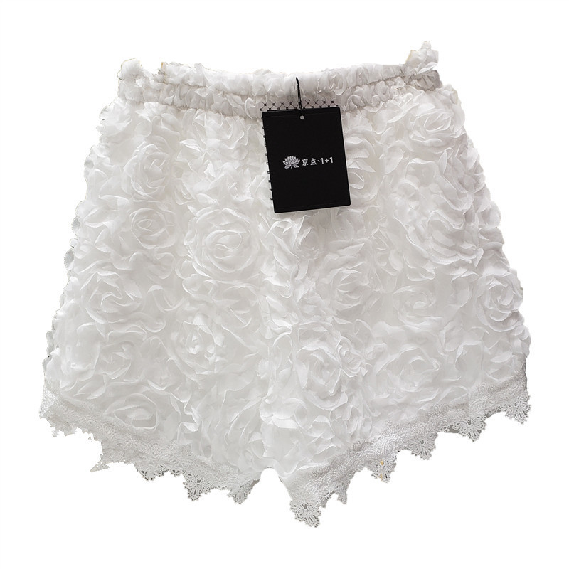 White Lace Hot Pants for Women 2020 Summer New Lace Stitching ThreeDimensional Flowers WideLeg Short Pants Girls Students Pant T200422