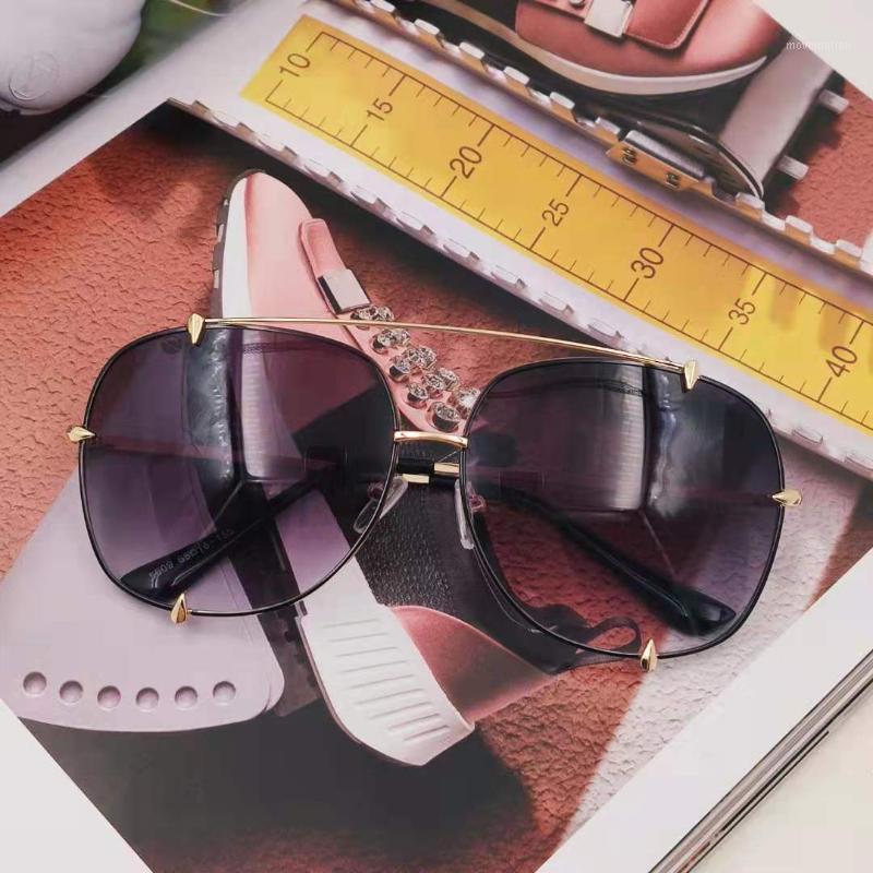 Australia Stylish Vintage Pilot Sunglasses Men Women Unique Brand Design Retro Black Gray Ladies Shades Top Fashion Eyewear 20201
Australia Stylish Vintage Pilot Sunglasses Men Women Unique Brand Design Retro Black Gray Ladies Shades Top Fashion Eyewear 20201