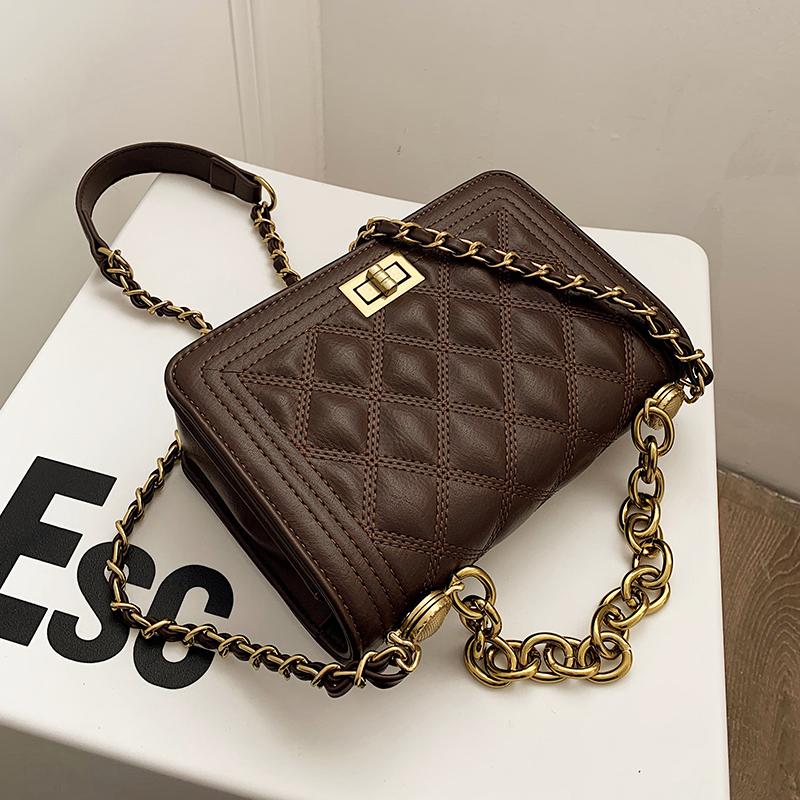 Niche Design Popular Hot Style Handbags 2021 New Fashion Messenger Bag Chain Diamond Square Bag Handbag Dual-use Width: 21cm, Black
Niche Design Popular Hot Style Handbags 2021 New Fashion Messenger Bag Chain Diamond Square Bag Handbag Dual-use Width: 21cm, Black