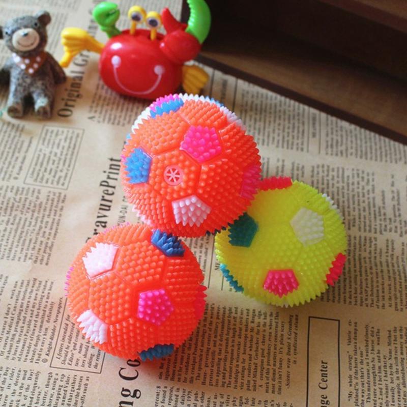 Dog Toys & Chews High Quality Flashing Light Up Colorful Toy Ball Novelty Sensory Squeak Sound 7cm