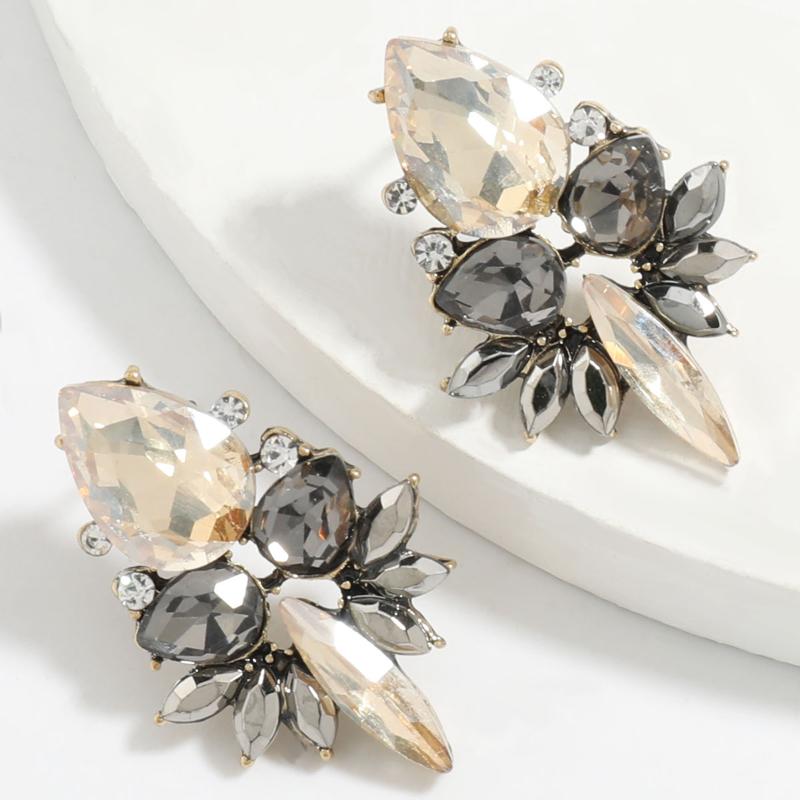 Fashion Metal Rhinestone Geometric Earrings Women's Simple and Popular Jewelry Accessories Multi-color Rhinestone Series
Fashion Metal Rhinestone Geometric Earrings Women's Simple and Popular Jewelry Accessories Multi-color Rhinestone Series