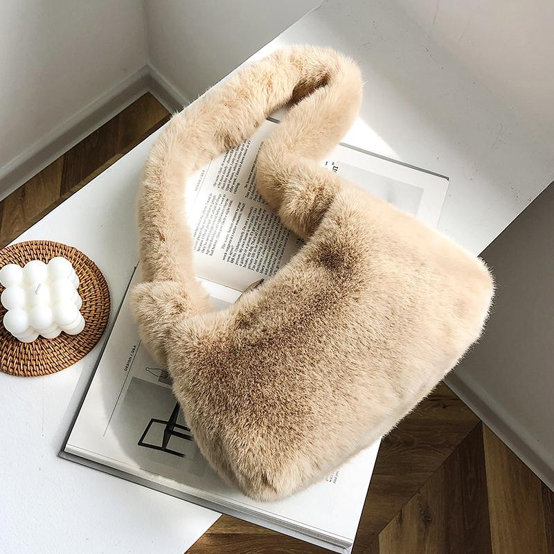 NEW Uniquely Designed Russian Retro Plush Underarm Handbag & Elegant Winter Shoulder Bag Width 26cm, Black
NEW Uniquely Designed Russian Retro Plush Underarm Handbag & Elegant Winter Shoulder Bag Width 26cm, Black