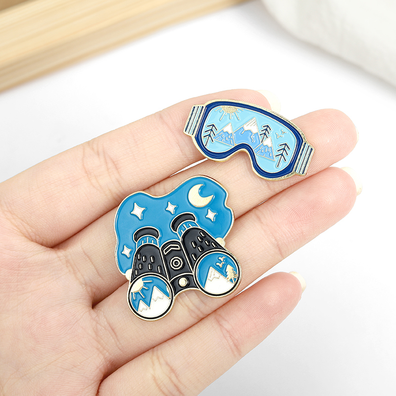 Travel Life Enamel Outdoors Adventure Night Brooches Bag Lapel Badges Mountaineering Telescope Gift Friends