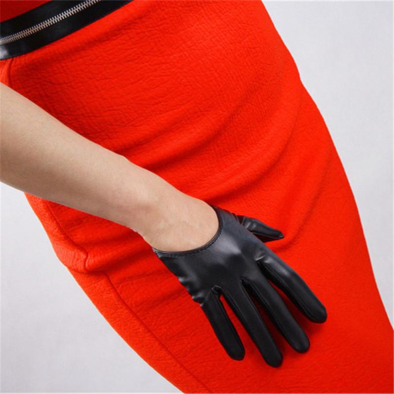 13cm Ultra-Short Sheepskin Simulation Leather PU Mirror Paint Leather Bright Bright Black White Color HS13
13cm Ultra-Short Sheepskin Simulation Leather PU Mirror Paint Leather Bright Bright Black White Color HS13