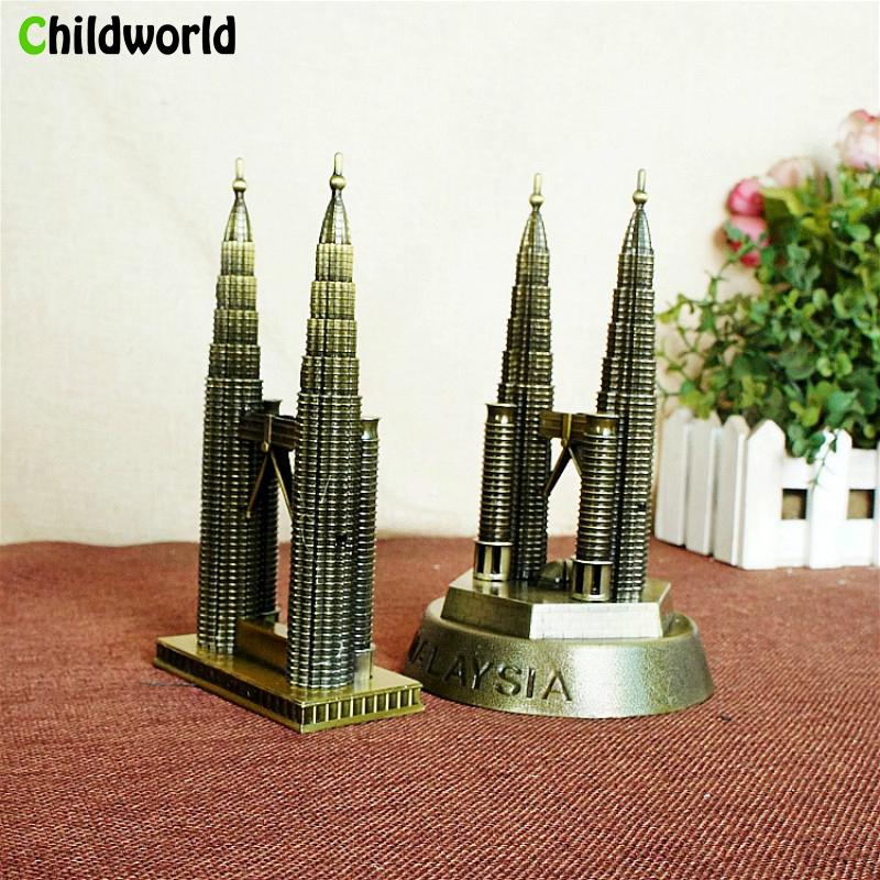 The new Metal crafts New York Gemini building monuments Electroplating workmanship Tourist souvenirs Twin Towers model
The new Metal crafts New York Gemini building monuments Electroplating workmanship Tourist souvenirs Twin Towers model