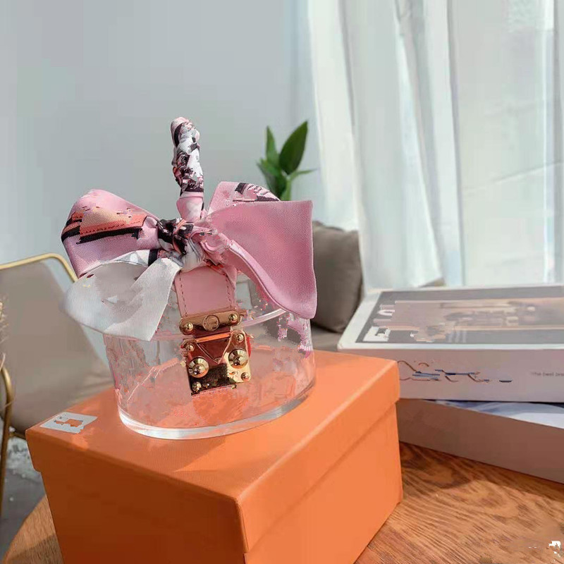 2020 Ms Transparent Hand Bag Woman Handbag Jelly Beach Letter Box Clutch Purses Ladies Evening Clutches High Quality Fashion Female Package
2020 Ms Transparent Hand Bag Woman Handbag Jelly Beach Letter Box Clutch Purses Ladies Evening Clutches High Quality Fashion Female Package