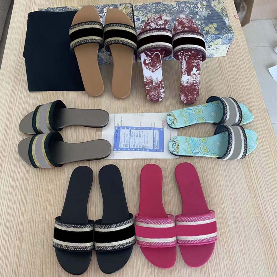 Luxury Brand Sandals Designer Slippers Slides Floral Brocade Genuine Leather Flip Flops Women Shoes Sandal Without box by shoe10 001, Black
Luxury Brand Sandals Designer Slippers Slides Floral Brocade Genuine Leather Flip Flops Women Shoes Sandal Without box by shoe10 001, Black
