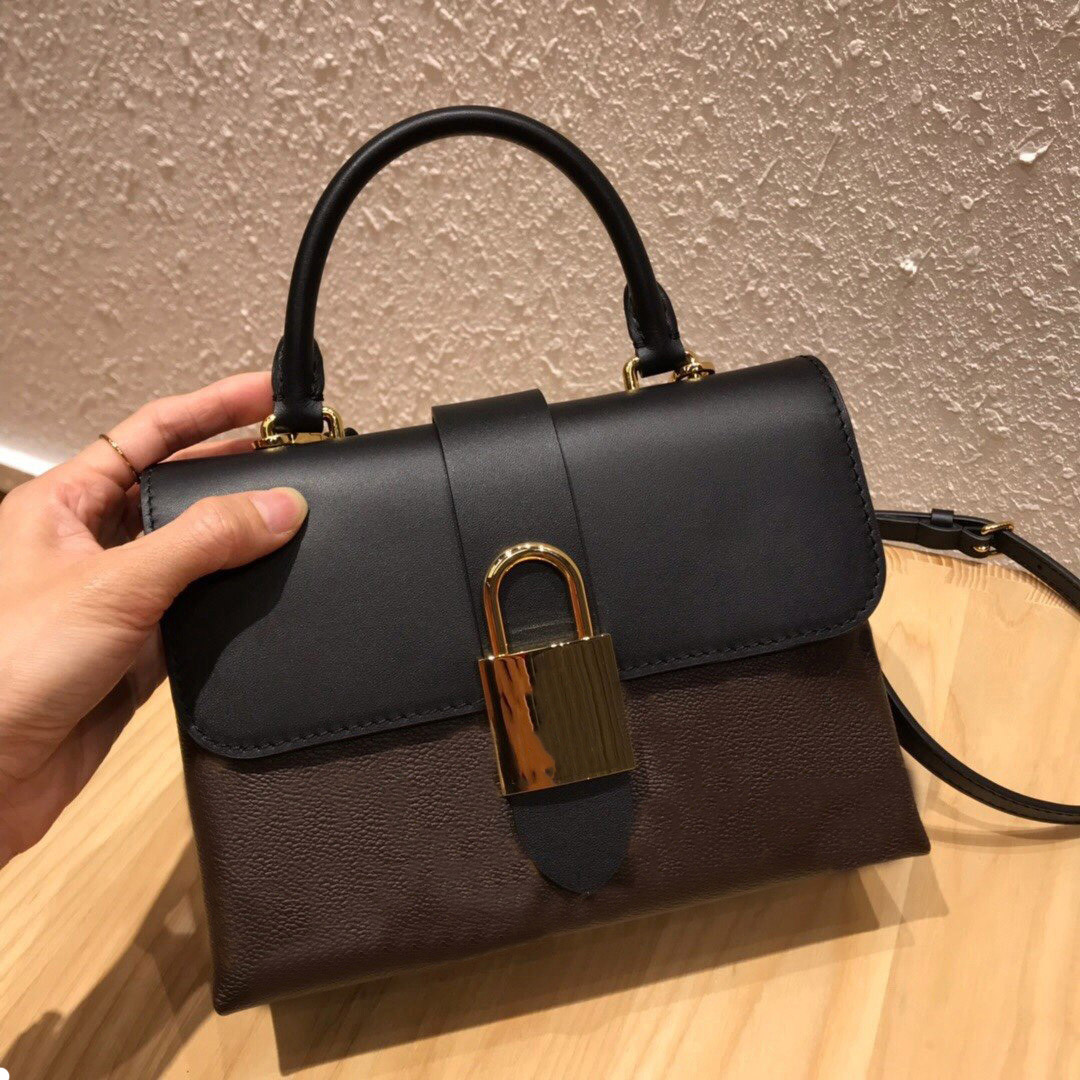 Mini pochette ladies wallets locky bb black genuine leather shoulder bags crossbody bag Top Quality Designers Handbags Designers Handtaschen, Box
Mini pochette ladies wallets locky bb black genuine leather shoulder bags crossbody bag Top Quality Designers Handbags Designers Handtaschen, Box