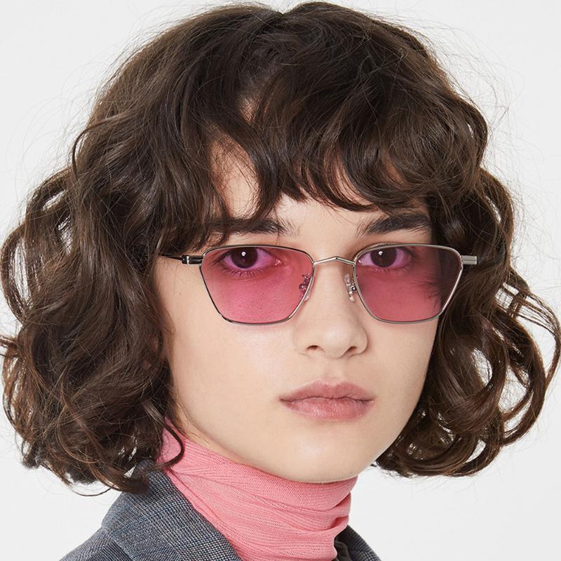 2020 New Metal Small Frame Women's Sunglasses Rectangle Cool Retro Unisex Eyewear Outdoor Party Gift Simple Sun Glasses UV4001
2020 New Metal Small Frame Women's Sunglasses Rectangle Cool Retro Unisex Eyewear Outdoor Party Gift Simple Sun Glasses UV4001
