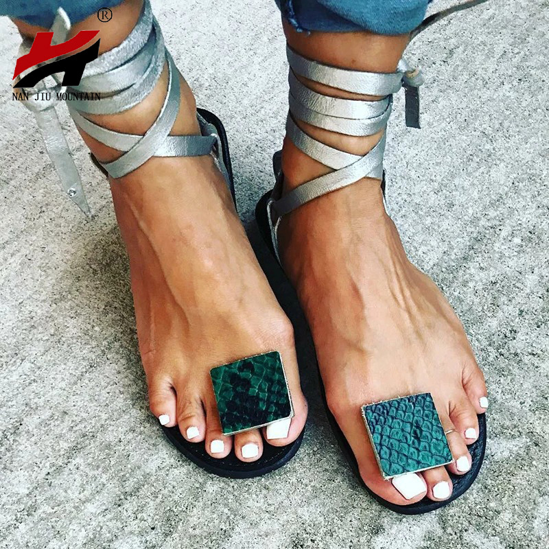 NAN JIU MOUNTAIN New Women's Sandals Flat Bottom Toe Love Ankle Strap Fashion Women's Shoes Black Lightweight Sole Y200405