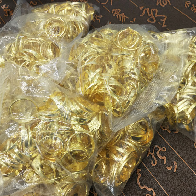 100 Pieces / Lots Gold Plated Ring Fashion Design Charm Ring Hip Hop Dance Men's And Women's Jewelry Mixed Ring Wholesale 
100 Pieces / Lots Gold Plated Ring Fashion Design Charm Ring Hip Hop Dance Men's And Women's Jewelry Mixed Ring Wholesale