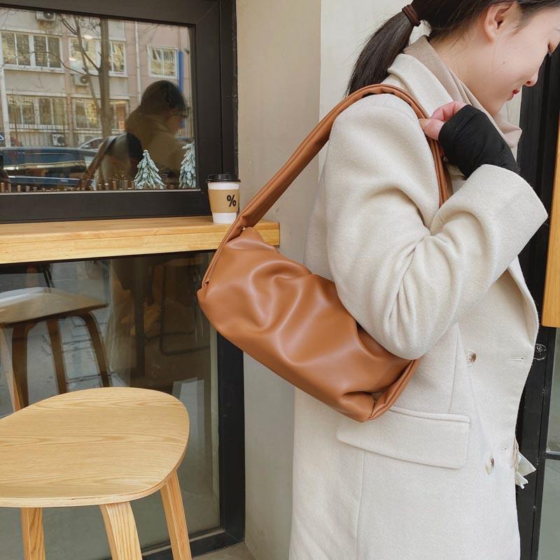 Fuxida Fashion Small PU Leather Shoulder Bags for Women 2021 Trend Handbag Lady Travel Clutch Purses Simple Designer, Black
Fuxida Fashion Small PU Leather Shoulder Bags for Women 2021 Trend Handbag Lady Travel Clutch Purses Simple Designer, Black