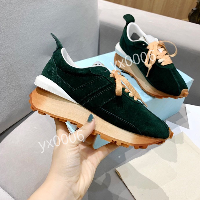 2021 High quality luxury designer 35-41 women men shoes High-end casual Counter leisure sports shoe high mercerized ox velvet original ly211127, Choose the color
2021 High quality luxury designer 35-41 women men shoes High-end casual Counter leisure sports shoe high mercerized ox velvet original ly211127, Choose the color