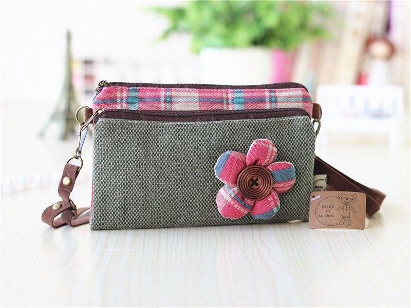 Women Ladies Vintage Wallets holders top fashion Girls Flower Cartoon Canvas Zipper Clutch Shoulder cell phone bag and packet Purse, Red;black
Women Ladies Vintage Wallets holders top fashion Girls Flower Cartoon Canvas Zipper Clutch Shoulder cell phone bag and packet Purse, Red;black