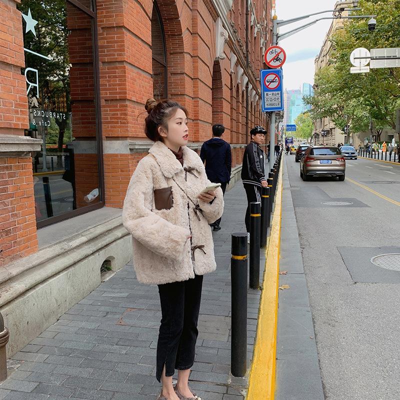 2021 Women Warm Winter Fur Faux Leather Jacket Coat Simple Leather pocket Bow buckle stitching Female Outerwear New Winter Y27, White
2021 Women Warm Winter Fur Faux Leather Jacket Coat Simple Leather pocket Bow buckle stitching Female Outerwear New Winter Y27, White