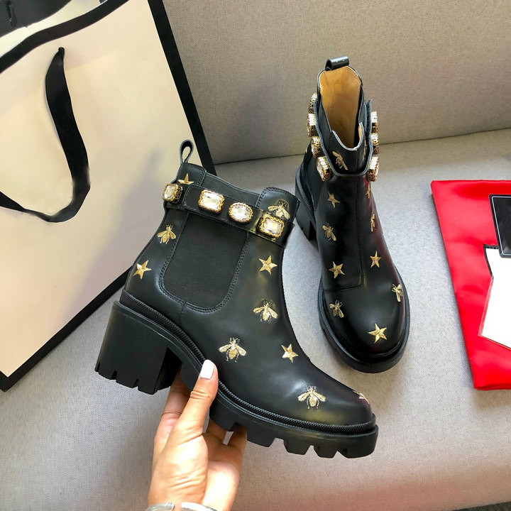 Bee Embroidered Leather Ankle Boot With Belt Designer Boots Platform Desert Boot Luxury Martin Boots Winter Brands Snow Boots Work Shoes, 001
Bee Embroidered Leather Ankle Boot With Belt Designer Boots Platform Desert Boot Luxury Martin Boots Winter Brands Snow Boots Work Shoes, 001