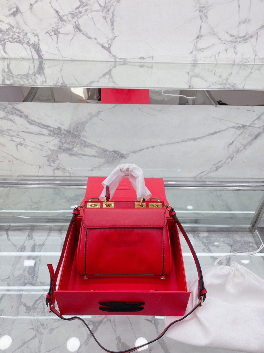 2022 Updated Vlogo signature Leather Women Totes V-Signature Large Capacity Shopping Bags rocktud alcove Metal Designer Bucklet Hasp Rivet Handbags Wallet Pu S9jy# 
2022 Updated Vlogo signature Leather Women Totes V-Signature Large Capacity Shopping Bags rocktud alcove Metal Designer Bucklet Hasp Rivet Handbags Wallet Pu S9jy#