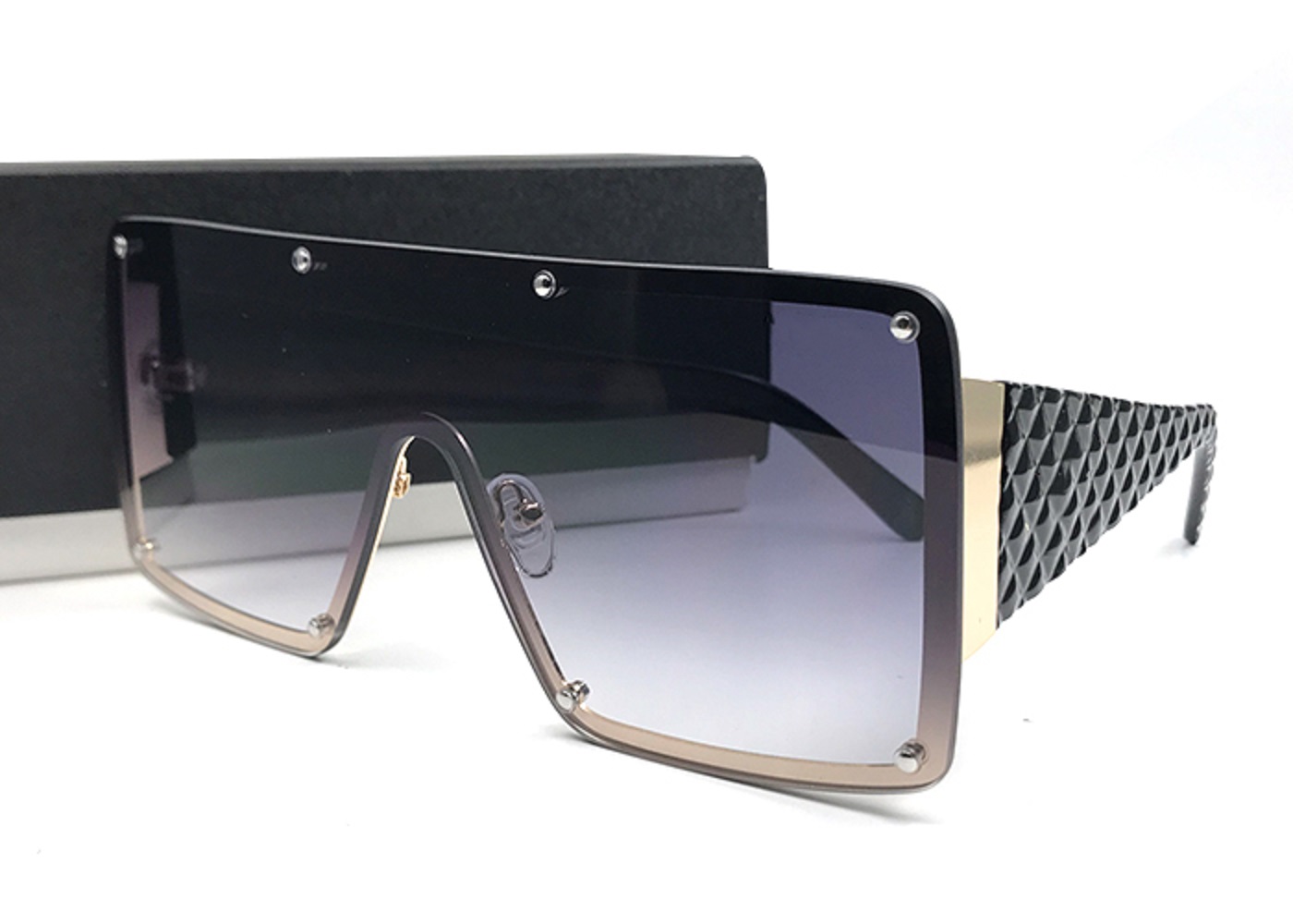 Women Luxury Sunglasses Large Square Rivet Frame Elegant Special Design Oversize Lens oculos de sol With Case, White;black
Women Luxury Sunglasses Large Square Rivet Frame Elegant Special Design Oversize Lens oculos de sol With Case, White;black