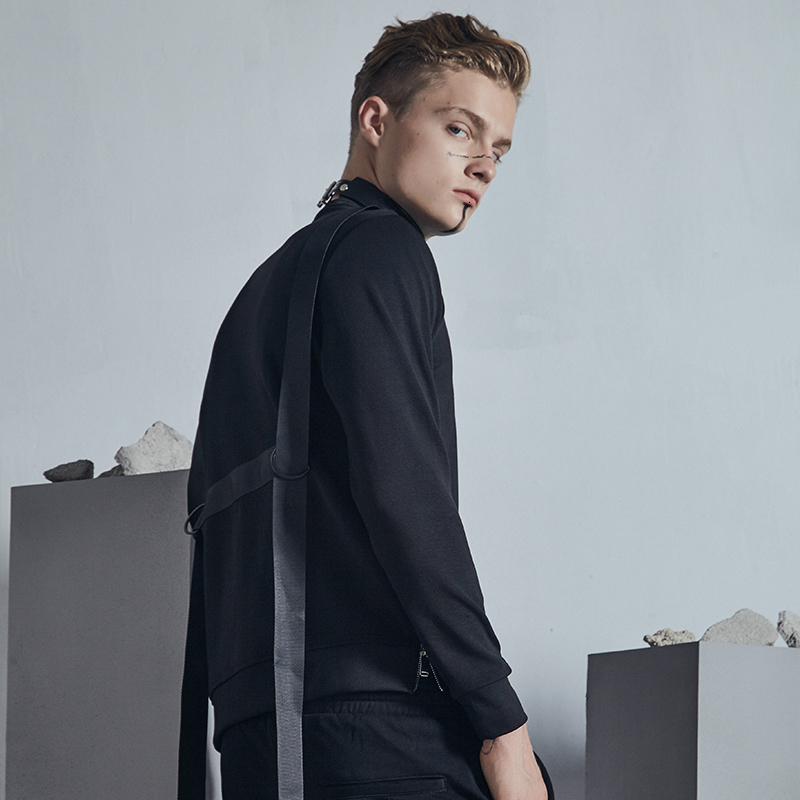 2021 Original Soon Popular Male Fashion Fall Winter New Agent Strips Design Side with Around Neck Garrison Body Sweaters. GDHO, Black
2021 Original Soon Popular Male Fashion Fall Winter New Agent Strips Design Side with Around Neck Garrison Body Sweaters. GDHO, Black