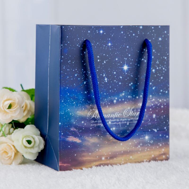 10pcs New Romantic Star Gift Handbag Chocolate Candies Paper Packaging Bag Wedding Birthday Party Gifts Bags
10pcs New Romantic Star Gift Handbag Chocolate Candies Paper Packaging Bag Wedding Birthday Party Gifts Bags