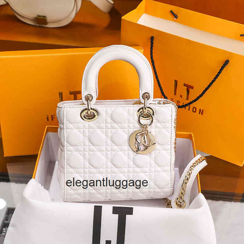 Designer D Handbags CD Women Bags Leather texture Princess bag 2022 new small fragrance Lingge chain Messenger Bag Fashion versatile foreign style handbag, Large silver hardware black
Designer D Handbags CD Women Bags Leather texture Princess bag 2022 new small fragrance Lingge chain Messenger Bag Fashion versatile foreign style handbag, Large silver hardware black