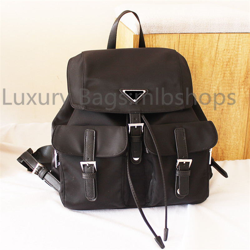 luxurys designers Womens Backpack Style Handbags Canvas waterproof Bag High Quality parachute Bag 2021 fashion Clutch Bags, No bags
luxurys designers Womens Backpack Style Handbags Canvas waterproof Bag High Quality parachute Bag 2021 fashion Clutch Bags, No bags