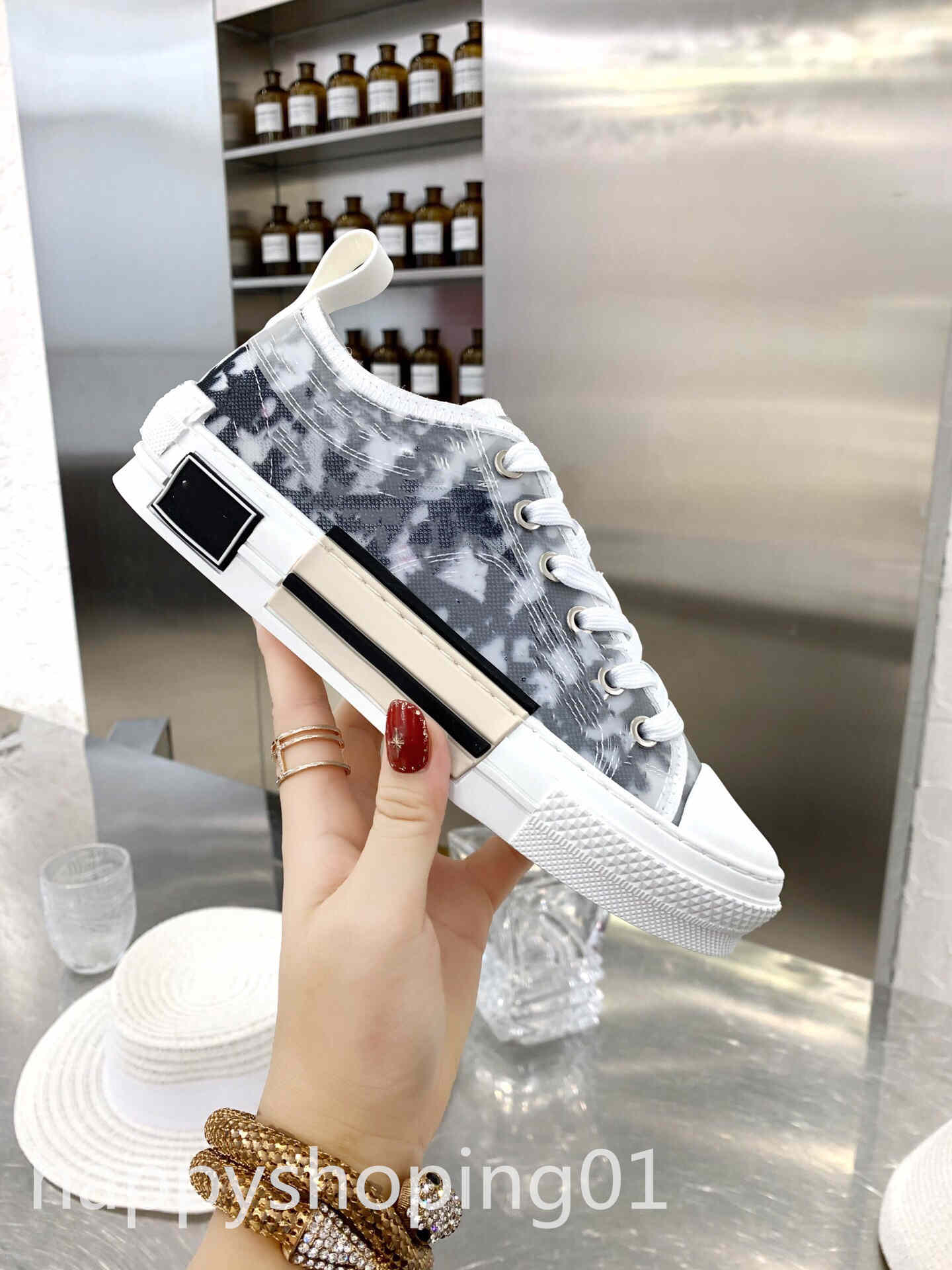 2021 high quality 1.1 high top navy blue AND SHAWN multicolor twill rubber floral fashion canvas boys low top canvas sandals casual shoes
2021 high quality 1.1 high top navy blue AND SHAWN multicolor twill rubber floral fashion canvas boys low top canvas sandals casual shoes