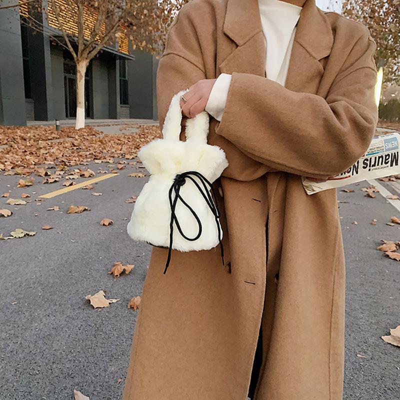 2021 New Designed Faux Fur Handbags For Women Luxury Female Shoulder Bag Luxury Girl's Travel Shopping Bucket Crossbody Bags, Black
2021 New Designed Faux Fur Handbags For Women Luxury Female Shoulder Bag Luxury Girl's Travel Shopping Bucket Crossbody Bags, Black