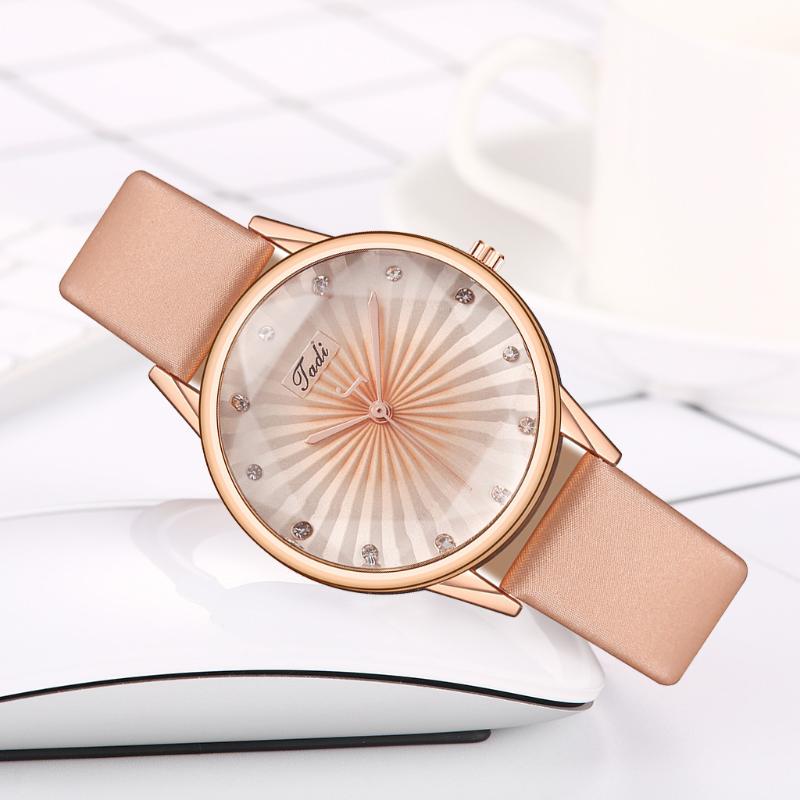 Wristwatches Montre Femme Relojes Para Mujer Creative Striped Quartz Watch Simple Leather With Diamond Strap Brand High Quality#35, Slivery;brown
Wristwatches Montre Femme Relojes Para Mujer Creative Striped Quartz Watch Simple Leather With Diamond Strap Brand High Quality#35, Slivery;brown