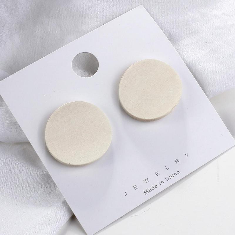 AENSOA Simple Korean Wood Earrings Vintage Round Drop Earrings For Women Geometric Pendant Party Wedding Statement Jewelry Gift1
AENSOA Simple Korean Wood Earrings Vintage Round Drop Earrings For Women Geometric Pendant Party Wedding Statement Jewelry Gift1