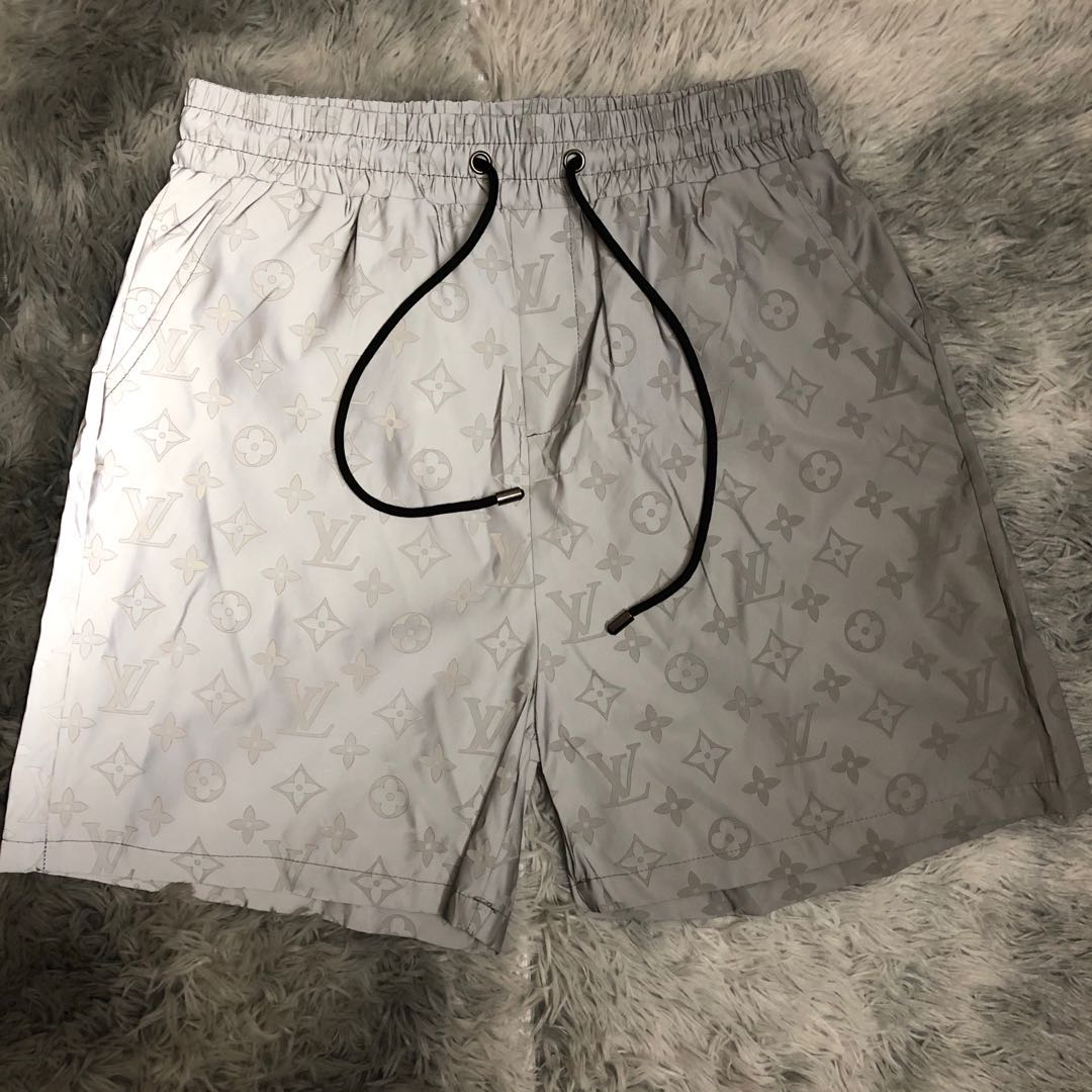 Mens designers summer shorts pants fashion 4 color printed drawstring shorts 2020 loose mens luxurious sweatpants
Mens designers summer shorts pants fashion 4 color printed drawstring shorts 2020 loose mens luxurious sweatpants