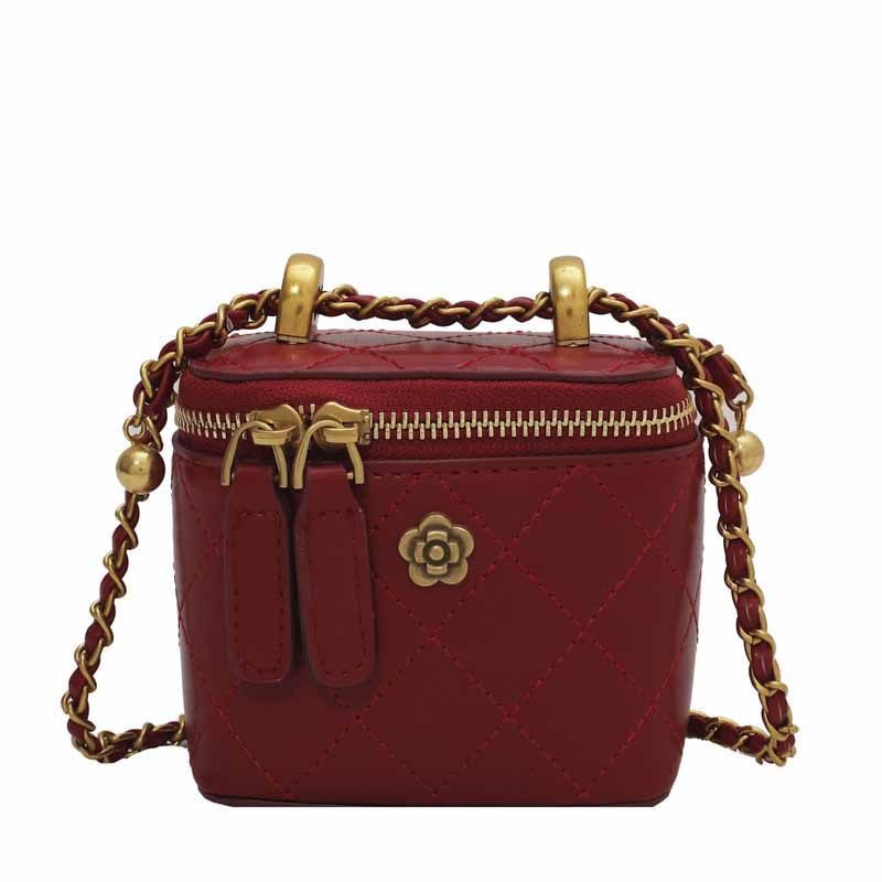 Solid Color Ladies Cosmetic Bags Flower Hardware Metal Chain Diagonal Bag Luxury Fashion Casual Embroidered Thread Shoulder Bag Trend Braided Handbag For Women, White
Solid Color Ladies Cosmetic Bags Flower Hardware Metal Chain Diagonal Bag Luxury Fashion Casual Embroidered Thread Shoulder Bag Trend Braided Handbag For Women, White