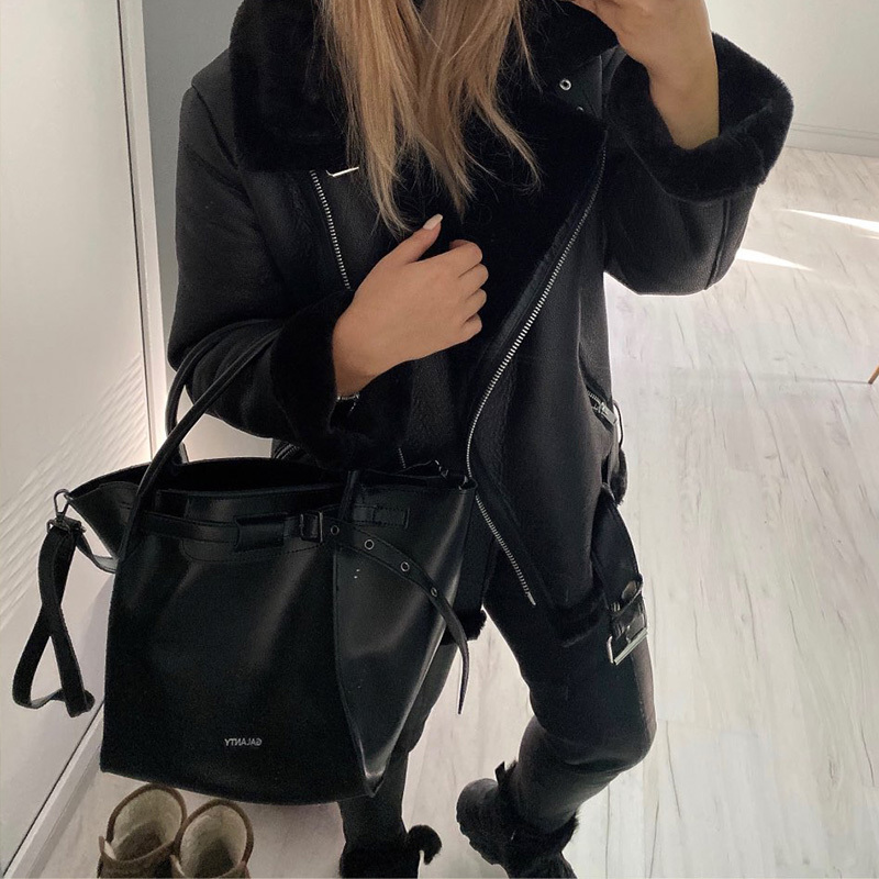 Ly Varey Lin New Winter Women Faux Sheepskin Coats Thicken Faux Leather Lambs Wool Fur Jacket Black Motorcycle Female Outwear 201020