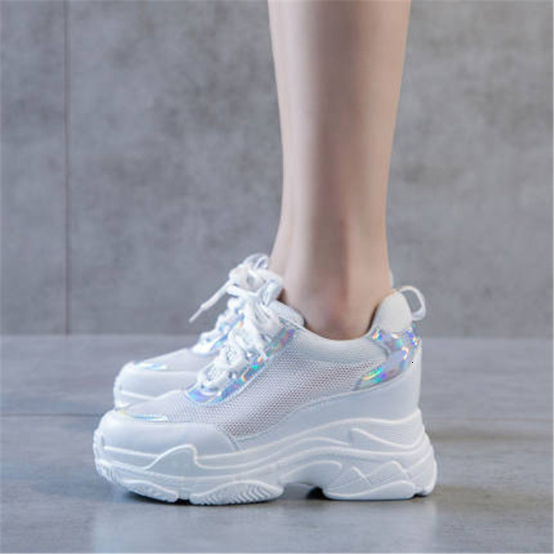 2021 New Spring Summer Women Knit Breathable Vulcanized Lace to Woman Casual Shoes Increased High Height Senior Lady Tennis 9EN7
2021 New Spring Summer Women Knit Breathable Vulcanized Lace to Woman Casual Shoes Increased High Height Senior Lady Tennis 9EN7