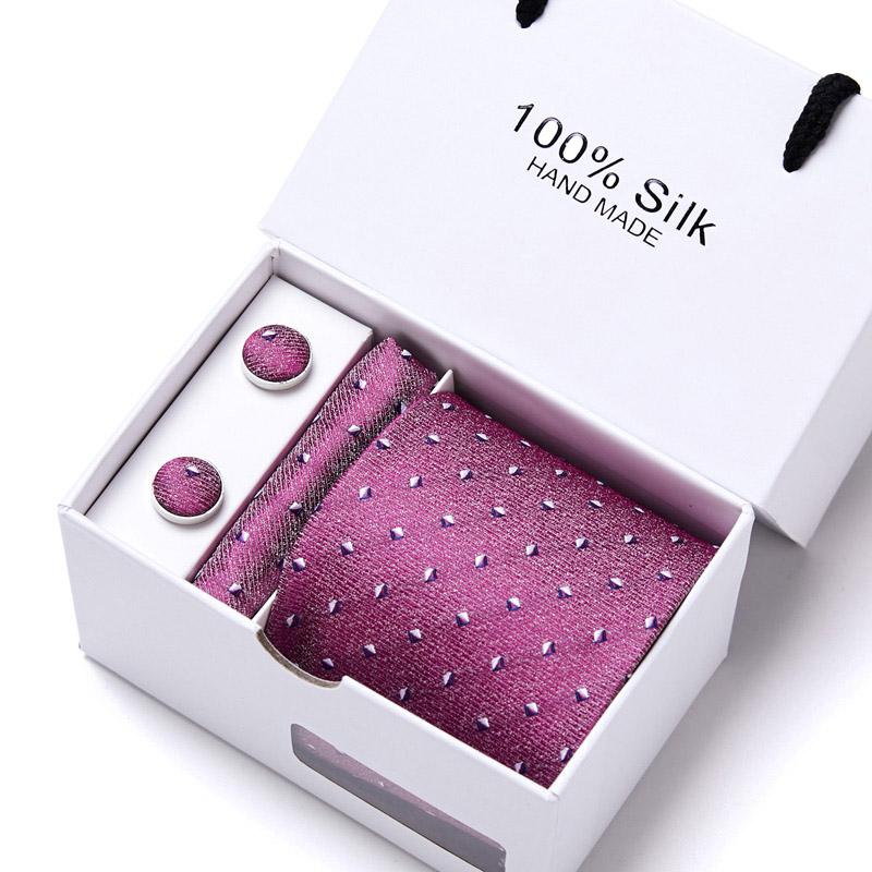 Bow Ties 7.5 Cm Wide Men's Jacquard Ensemble Pink Geometric Business Man Tie, Handkerchief, Cufflinks Gift Box Wholesale
Bow Ties 7.5 Cm Wide Men's Jacquard Ensemble Pink Geometric Business Man Tie, Handkerchief, Cufflinks Gift Box Wholesale