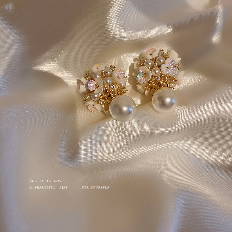 925 Silver Needle Zircon Pearl Flower Earrings French Vintage Shell Spherical Earrings Super Fairy Refined Wild Earrings
925 Silver Needle Zircon Pearl Flower Earrings French Vintage Shell Spherical Earrings Super Fairy Refined Wild Earrings