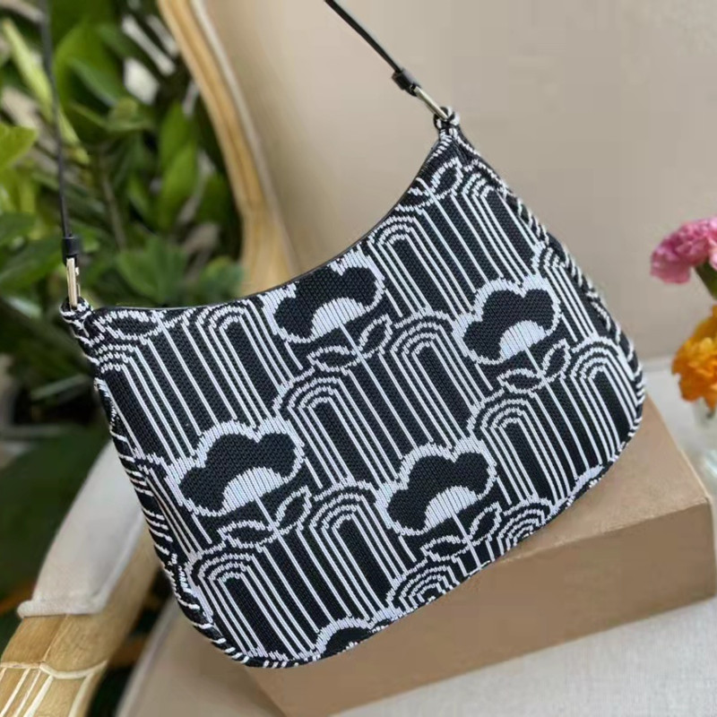 Women Knitting Hobos Shoulder Bags Luxury Purses Handbags Baguettes Lady Totes Bag Knitting Flowers Triangle Pattern Winter Handbag Top quality, Option
Women Knitting Hobos Shoulder Bags Luxury Purses Handbags Baguettes Lady Totes Bag Knitting Flowers Triangle Pattern Winter Handbag Top quality, Option