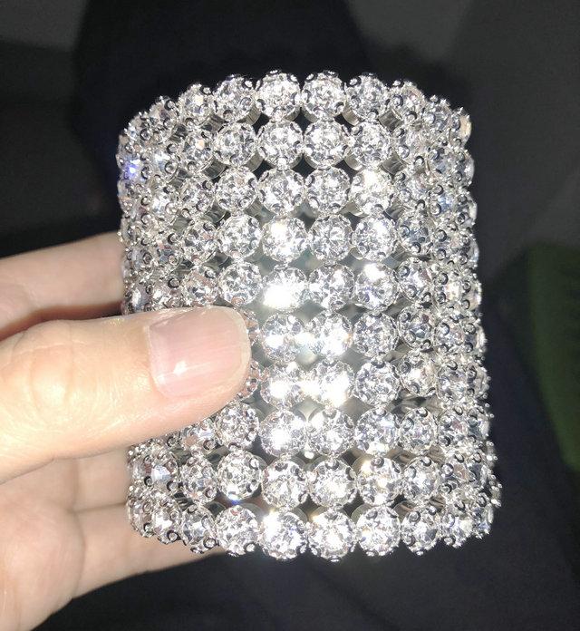 Women's Bridal Bracelet Big Sparkling Diamond Rhinestone Trendy Sexy Bangle Armband Arm Cuff Party Jewelry With Clear Crystal
Women's Bridal Bracelet Big Sparkling Diamond Rhinestone Trendy Sexy Bangle Armband Arm Cuff Party Jewelry With Clear Crystal