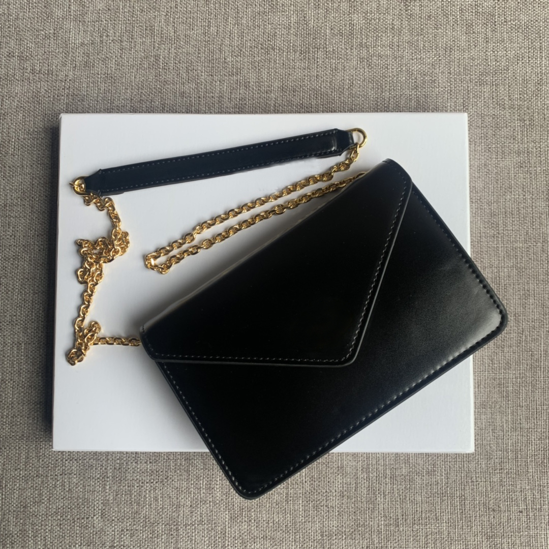 5A quality classic C brand lady flap bag women luxury designers bags 2021 saddle bags handbag GS02, Box
5A quality classic C brand lady flap bag women luxury designers bags 2021 saddle bags handbag GS02, Box